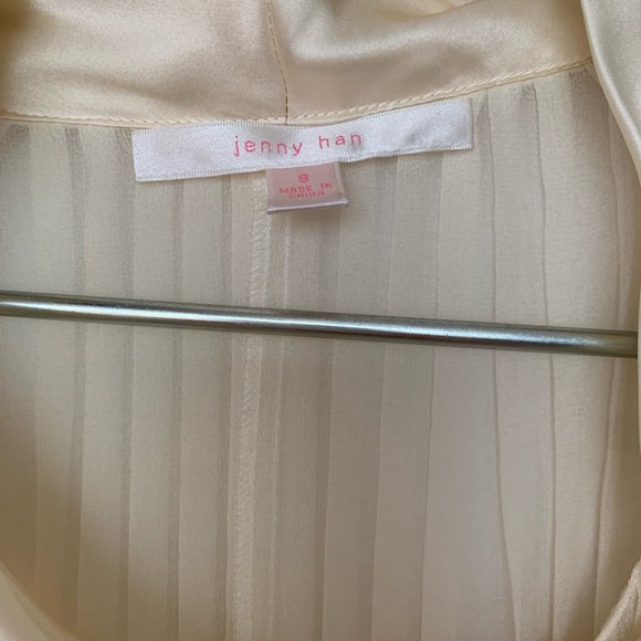 Jenny Han Blouse - Picture 2 of 2